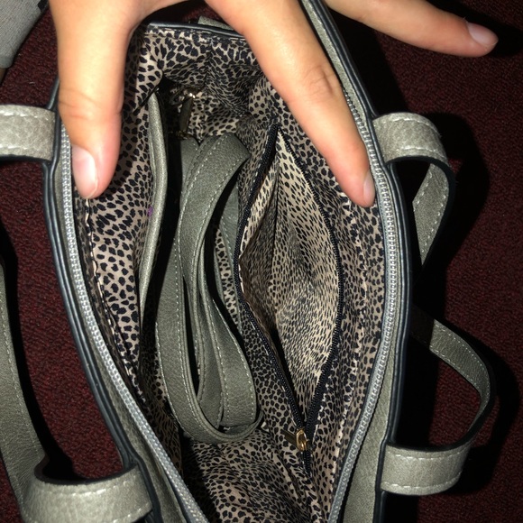 Bags/Purses - Picture 7 of 9